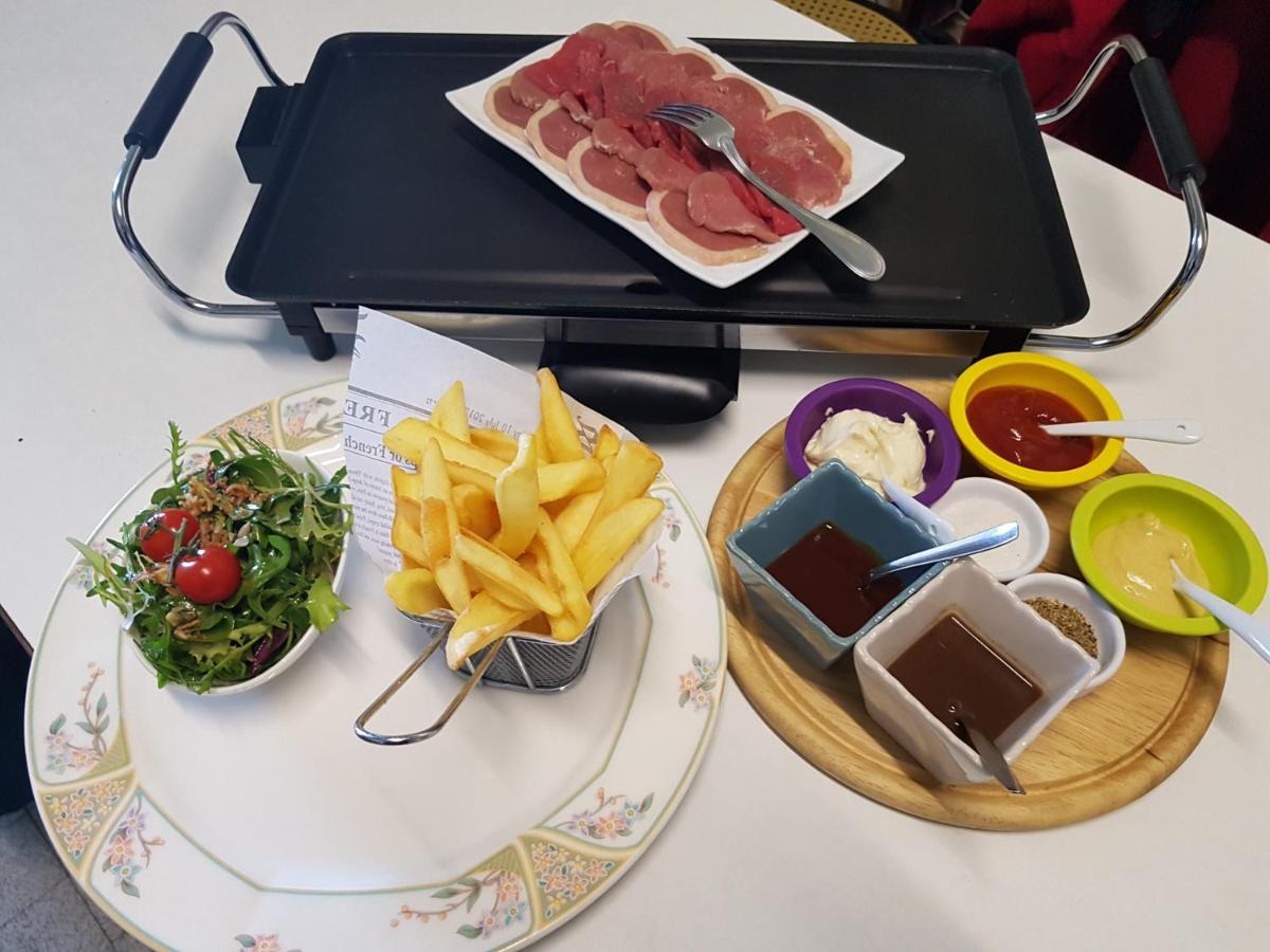 Hotel Restaurant Le Traineau Clelles Luaran gambar